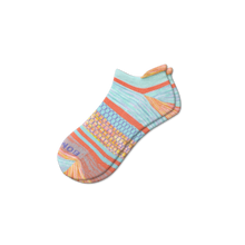 Load image into Gallery viewer, Women's Brush Stripe Ankle Socks