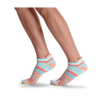 Load image into Gallery viewer, Women's Brush Stripe Ankle Socks