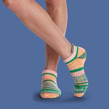 Load image into Gallery viewer, Women's Brush Stripe Ankle Socks