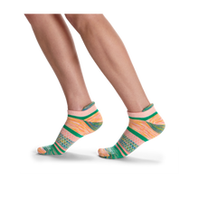 Load image into Gallery viewer, Women's Brush Stripe Ankle Socks