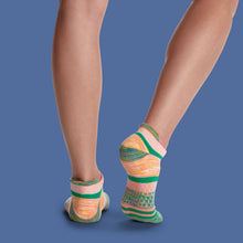 Load image into Gallery viewer, Women's Brush Stripe Ankle Socks
