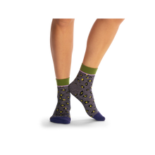 Load image into Gallery viewer, Women's Lightweight Sparkle Leopard Quarter Socks