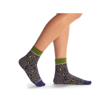Load image into Gallery viewer, Women's Lightweight Sparkle Leopard Quarter Socks