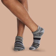 Load image into Gallery viewer, Men's Brush Stripe Ankle Sock 4-Pack