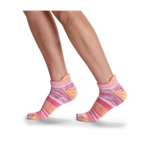 Load image into Gallery viewer, Women's Brush Stripe Ankle Socks