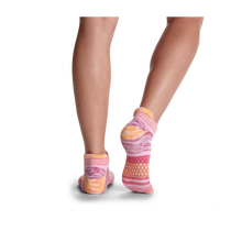 Load image into Gallery viewer, Women's Brush Stripe Ankle Socks