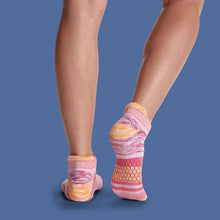 Load image into Gallery viewer, Women's Brush Stripe Ankle Socks