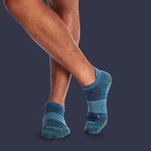 Load image into Gallery viewer, Men's Performance Gripper Ankle Sock 3-Pack