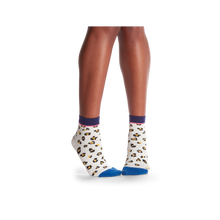 Load image into Gallery viewer, Women's Lightweight Sparkle Leopard Quarter Socks