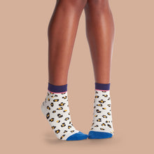 Load image into Gallery viewer, Women's Lightweight Sparkle Leopard Quarter Socks
